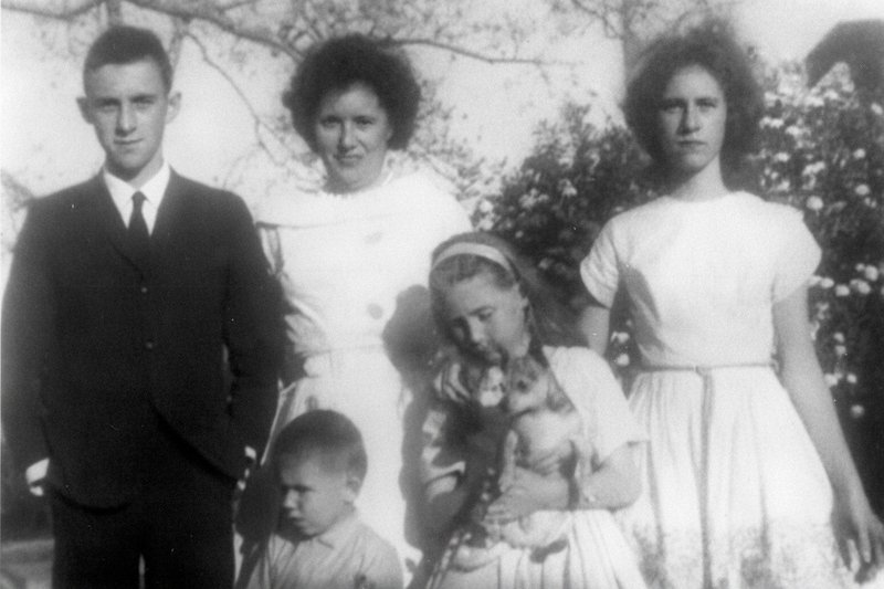 Deborah "Debbie" Morgan - Photo 7