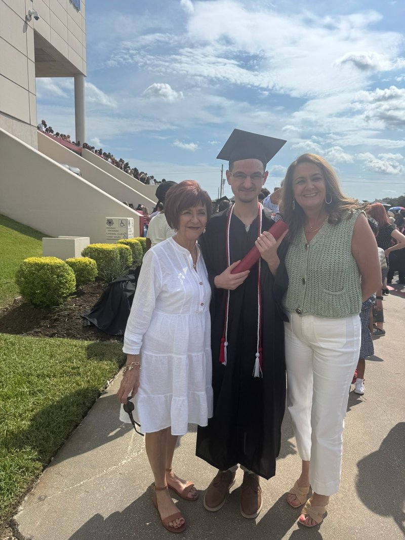 Lorraine Frioux Fletcher - Photo 6