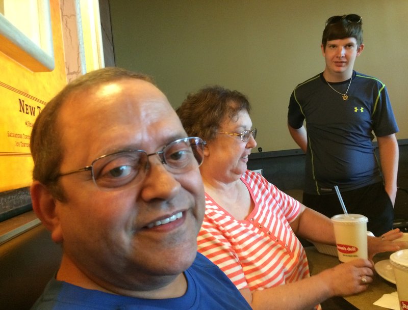 Robert "Bobby" Hanks - Photo 2