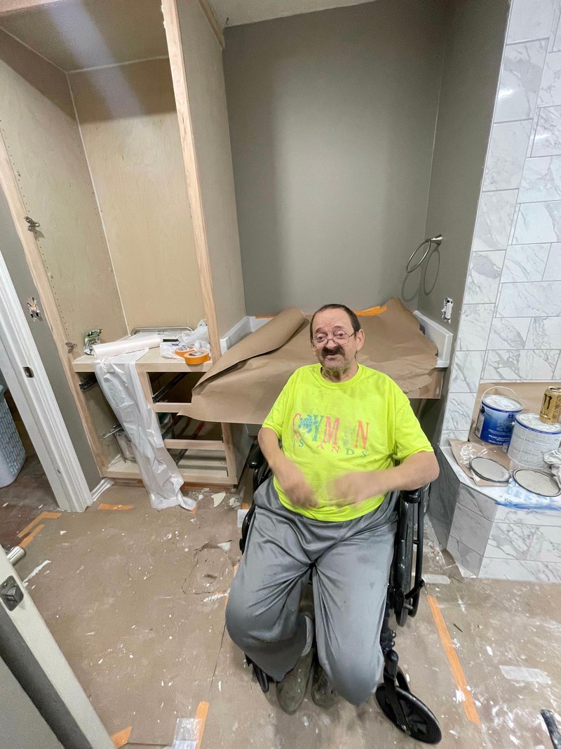 Robert "Bobby" Hanks - Photo 3