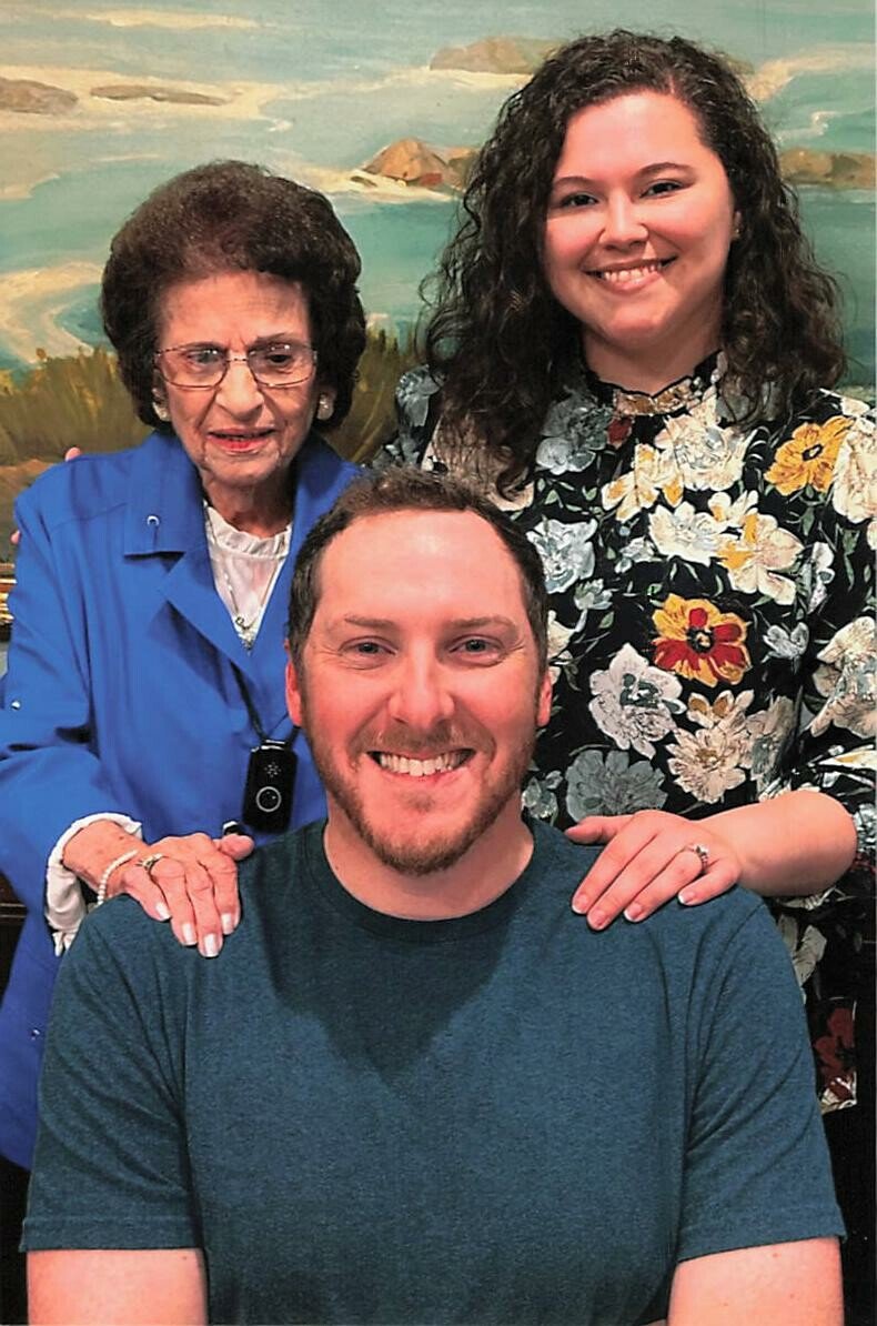 Elizabeth Terracina Collins - Photo 6