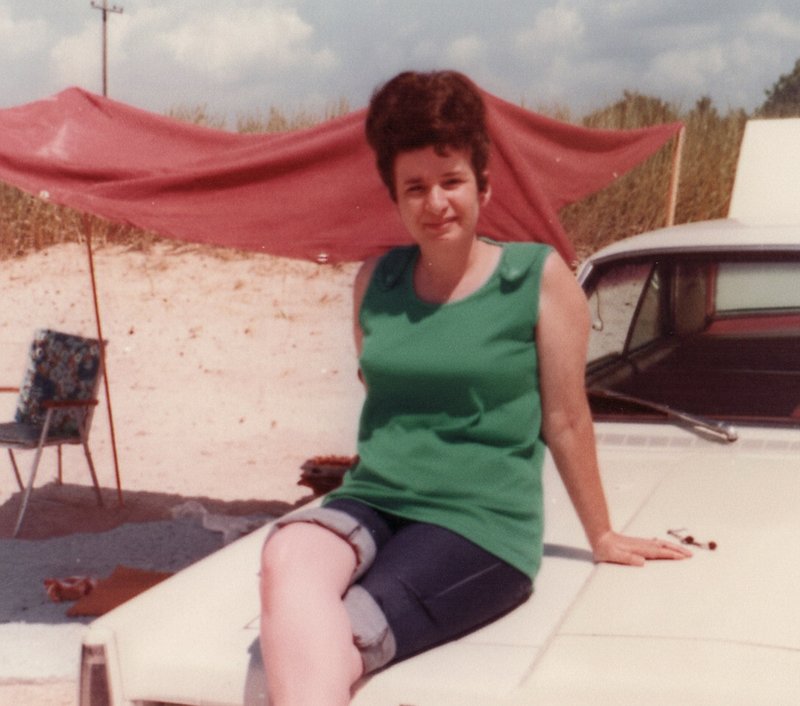 Elizabeth Terracina Collins - Photo 8