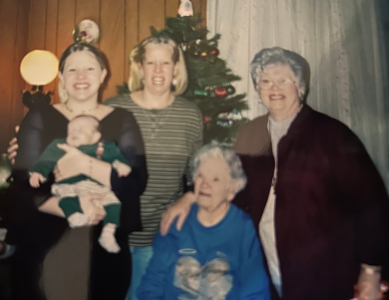 Dorothy M. Sutherland - Photo 2