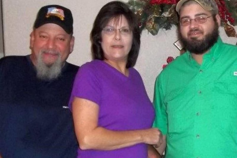 Michael E. Ledford - Photo 3