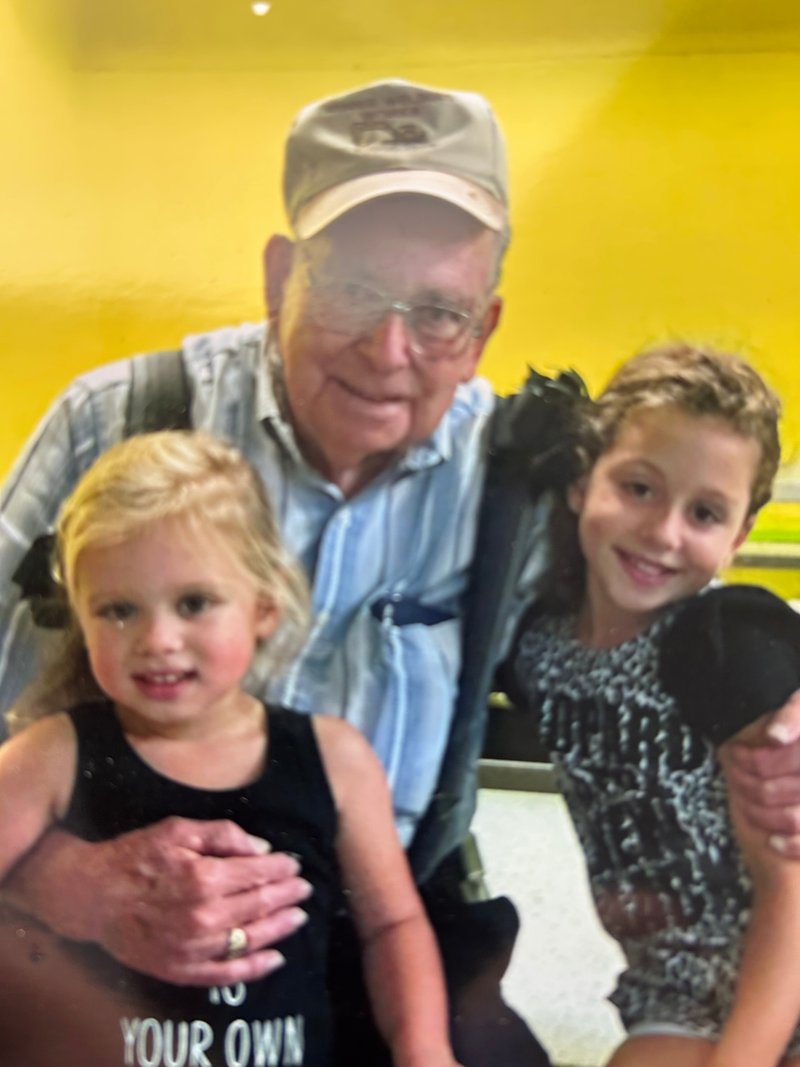 Hulet "Hugh" Holcombe - Photo 2