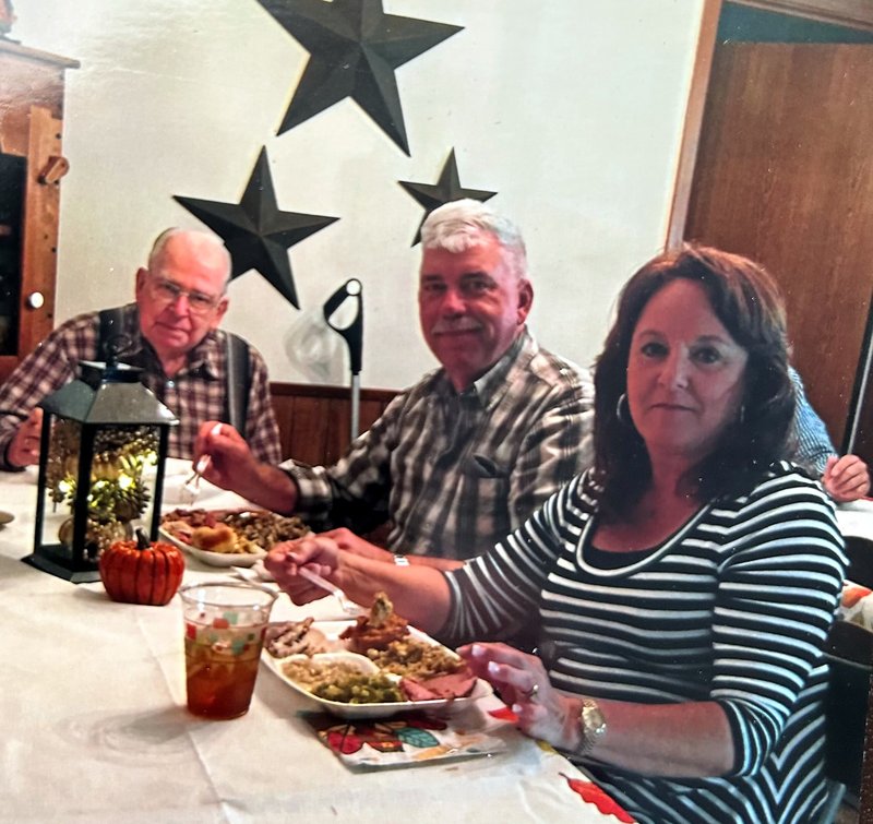 Hulet "Hugh" Holcombe - Photo 8