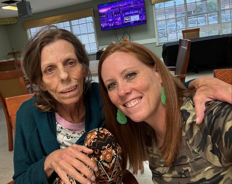 Sandra Lee Lawhon - Photo 6