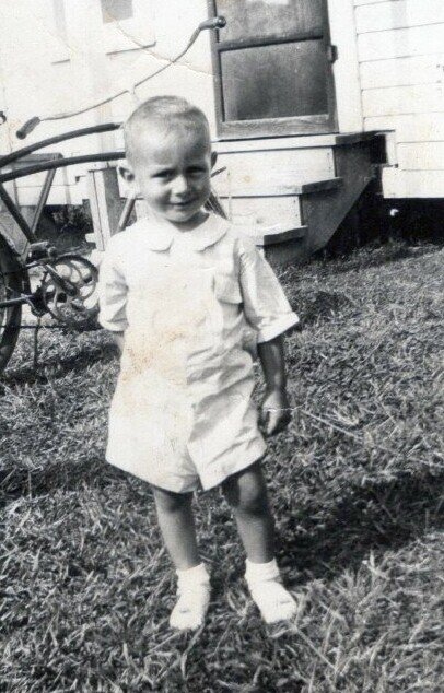 Warren Spencer Batchelor - Photo 4