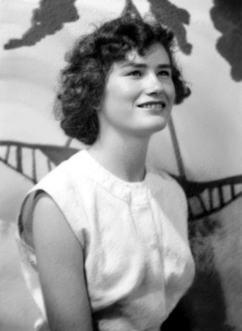 Anne Avery - Photo 11