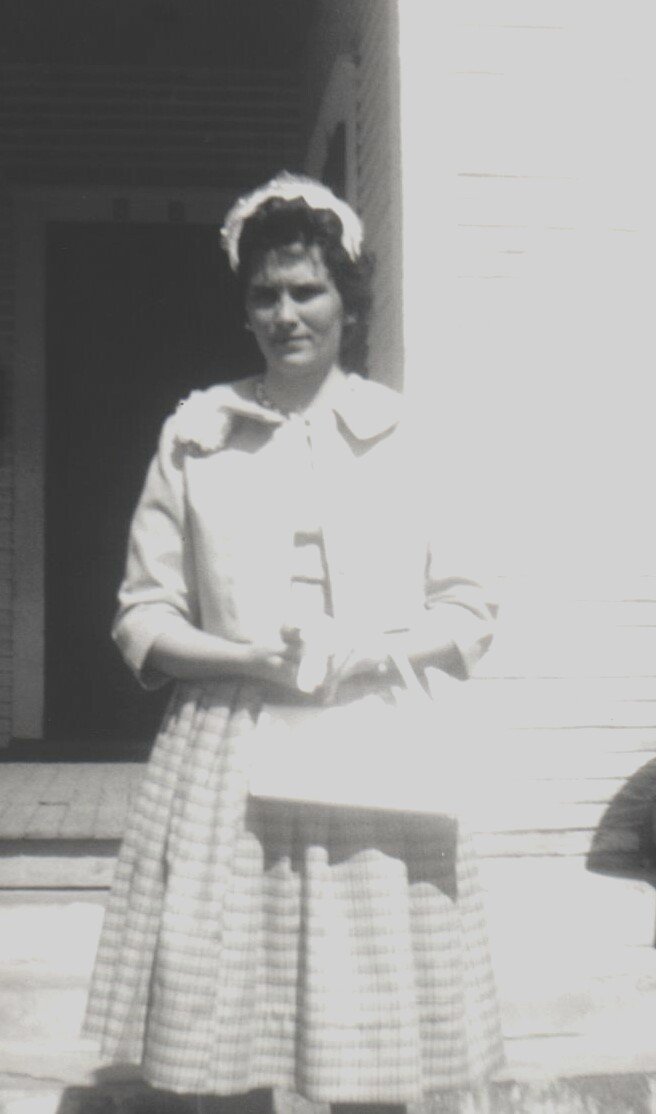 Lois Ann Veillon - Photo 7