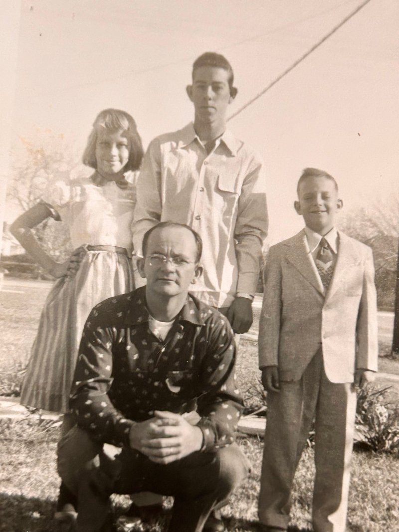 Luther John Trahan - Photo 6