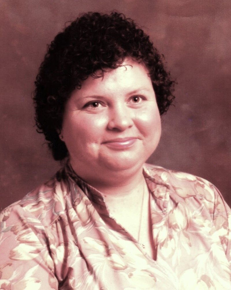 Helen Elaine Theriot - Photo 2