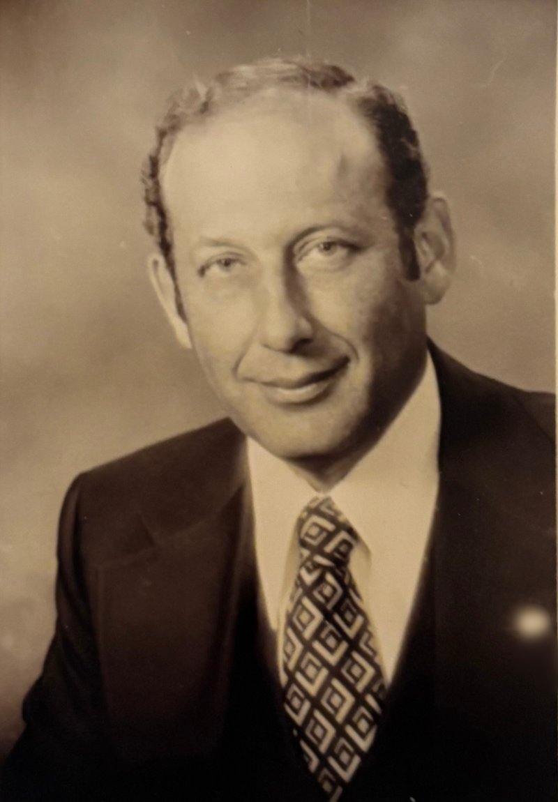 Alan Stuart Dugan - Photo 2