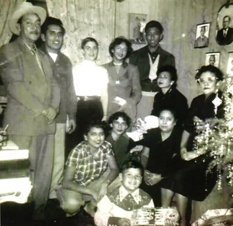 Elvira Estrello Jones - Photo 9