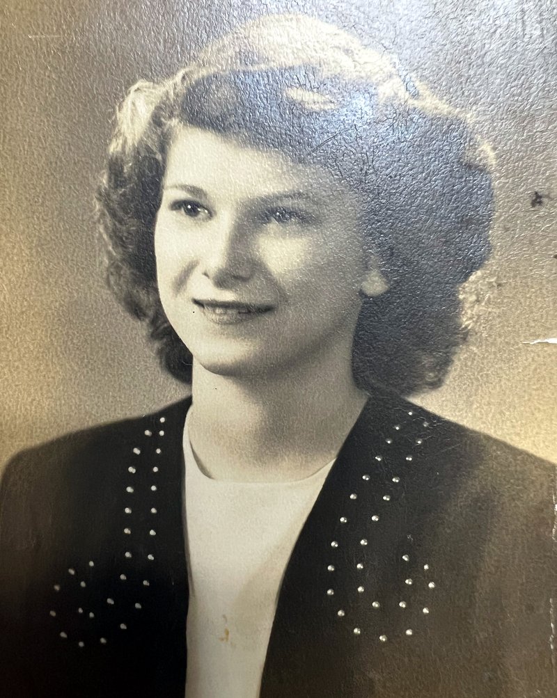 Joan Castillo - Photo 3