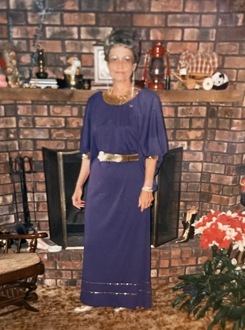 Lou Anne Simmons - Photo 5