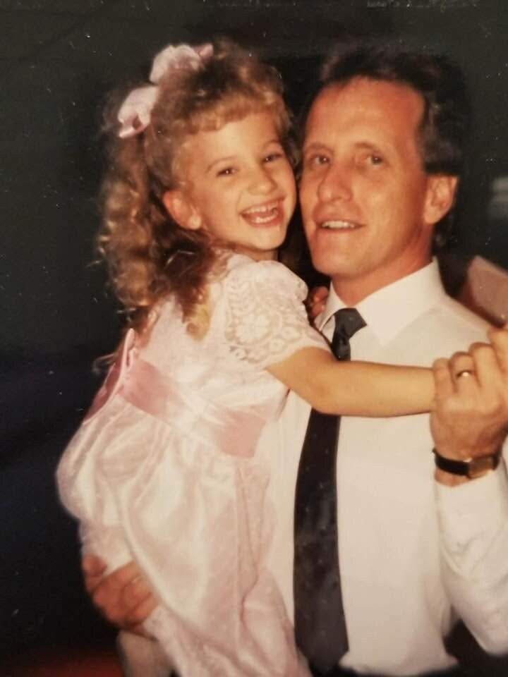 Lauren Shea Perry - Photo 4