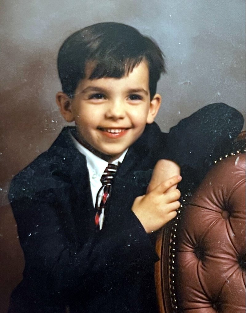 Alec Christian Theriot - Photo 3