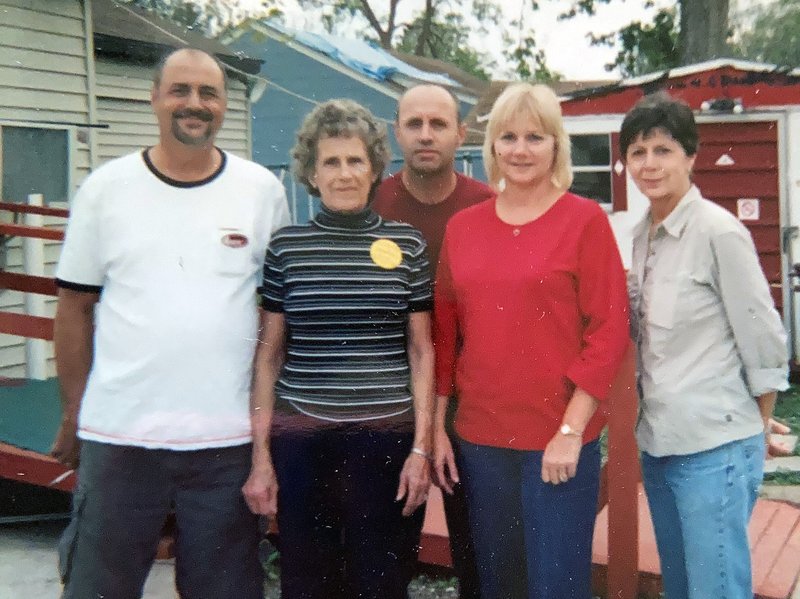 Mary Lou Bush - Photo 9