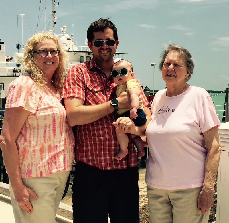 Joan Phillips - Photo 6