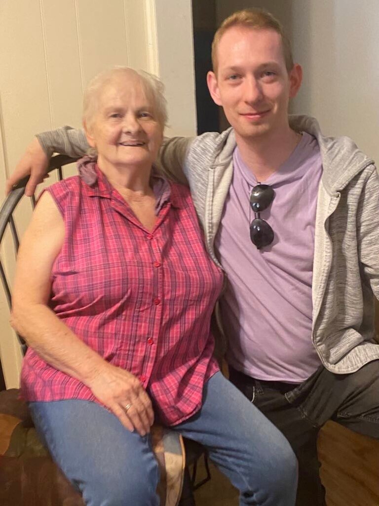 Sandra "Sandy" Hollis - Photo 4