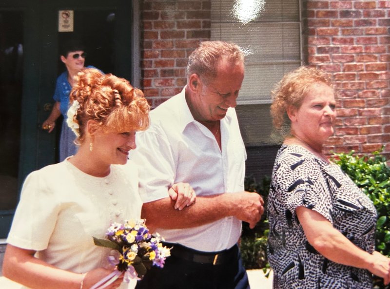 Sandra "Sandy" Hollis - Photo 3