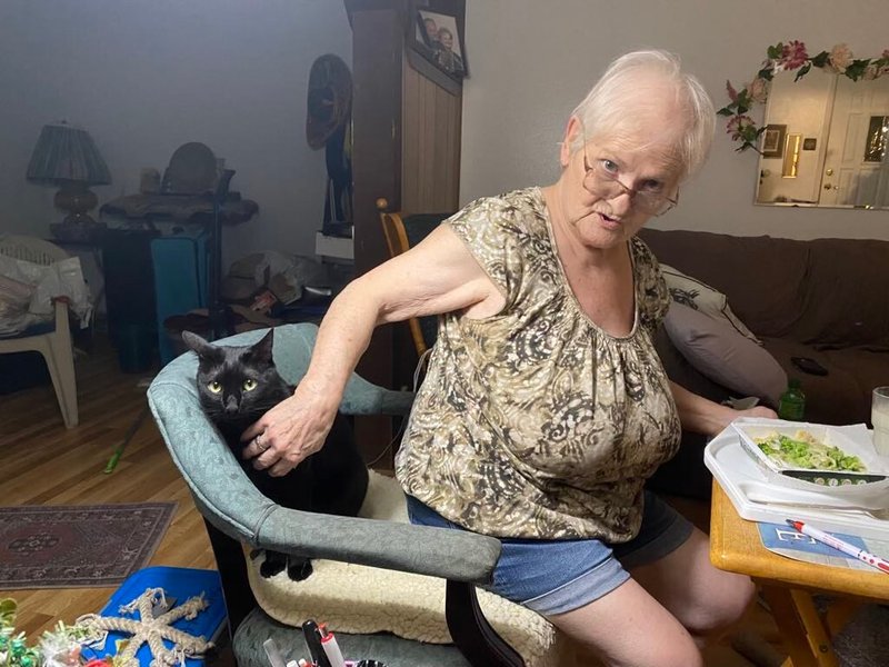 Sandra "Sandy" Hollis - Photo 11