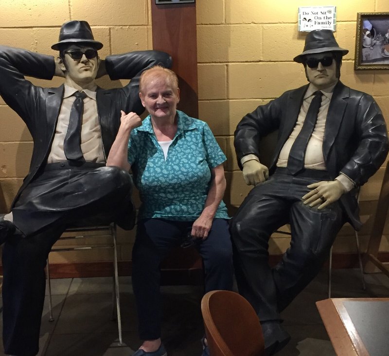 Sandra "Sandy" Hollis - Photo 10