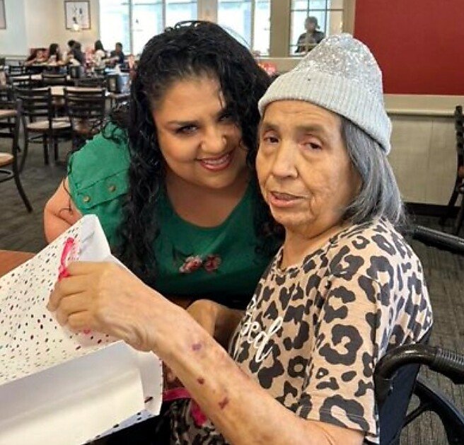 Clara M. Garcia - Photo 3