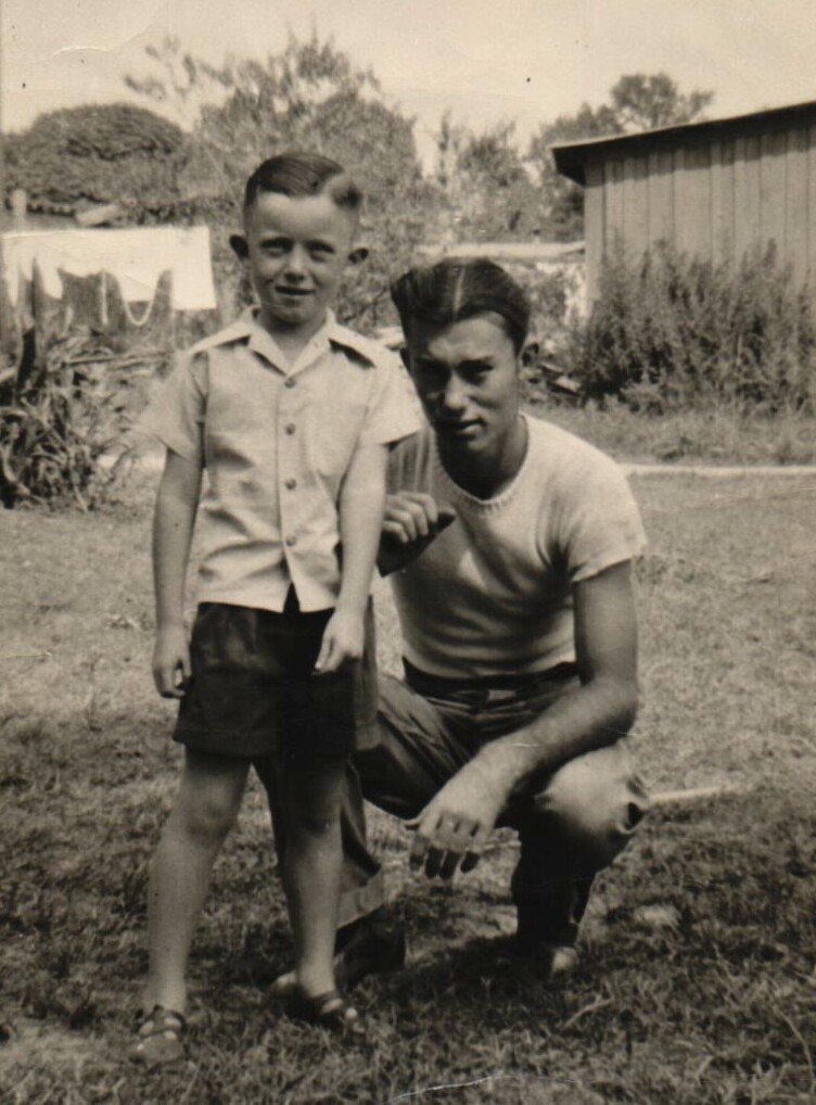 Gerald Wayne Vize - Photo 3