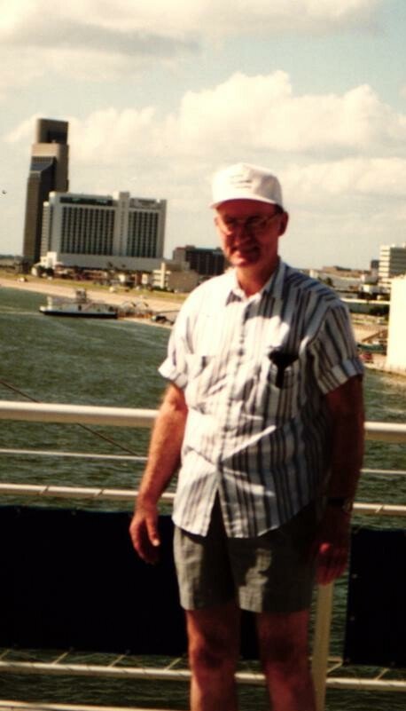 Gerald Wayne Vize - Photo 6