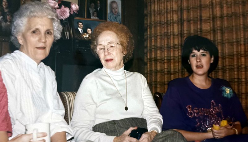 Stephenie Noble Schlett - Photo 2