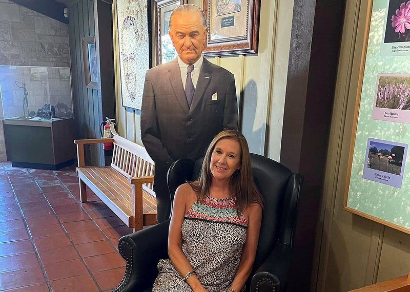 Stephenie Noble Schlett - Photo 5