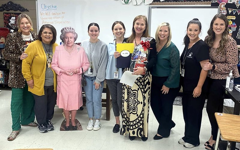 Stephenie Noble Schlett - Photo 7