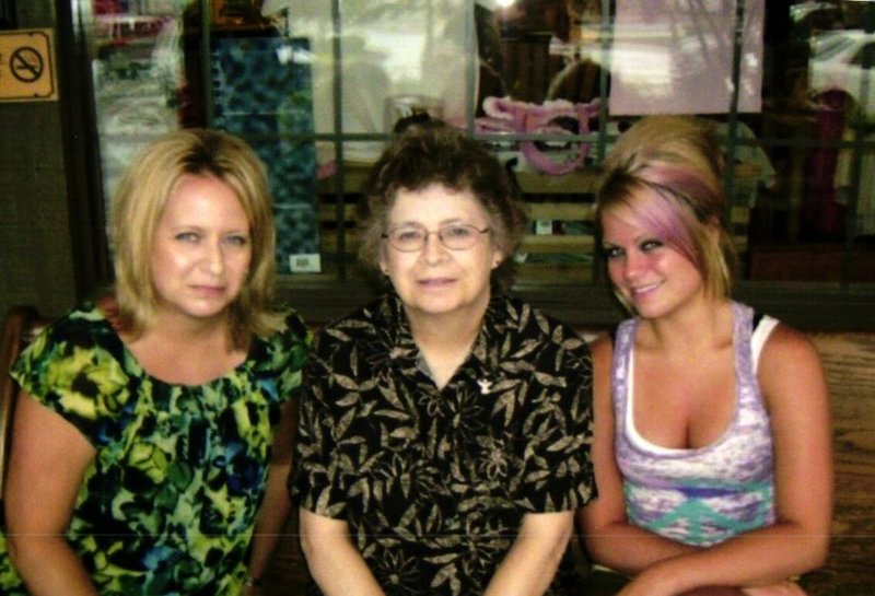 Carolyn Berry - Photo 11