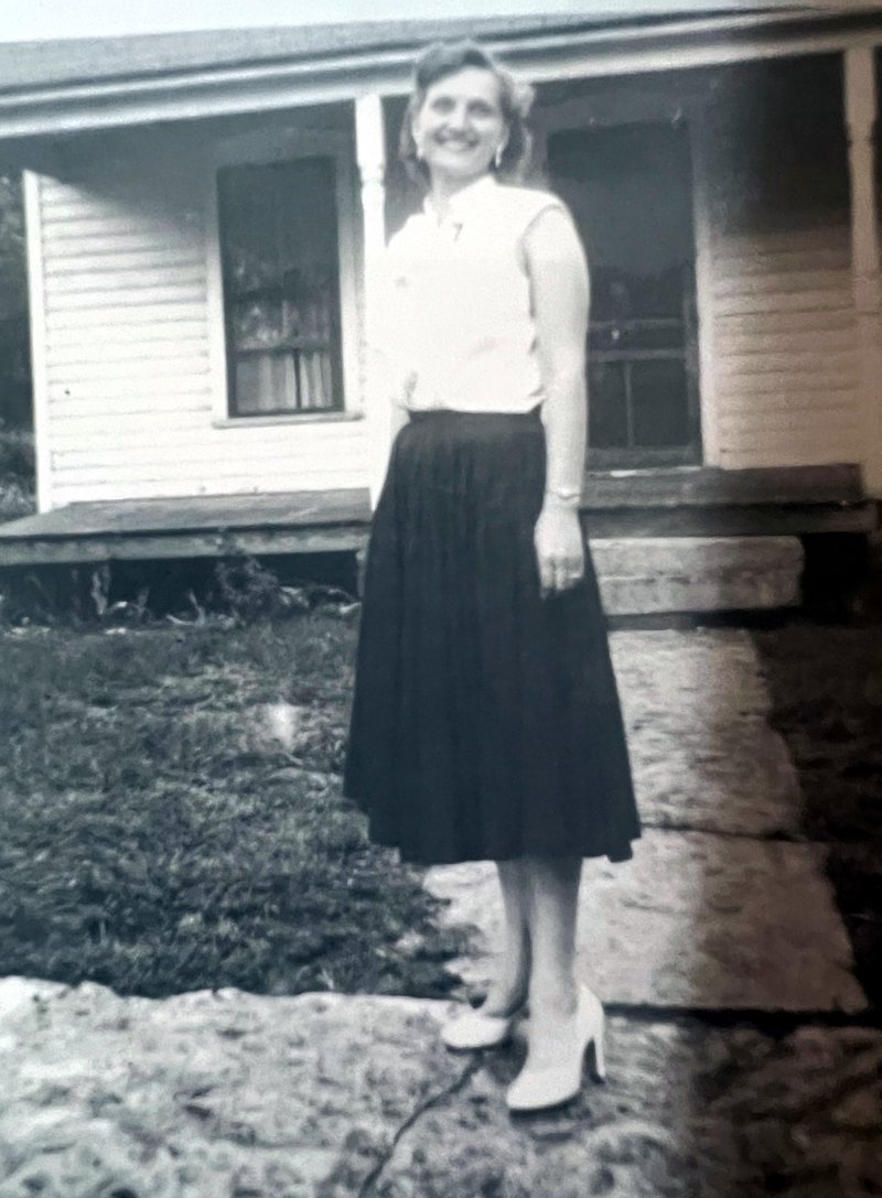 Mary Louise Thompson - Photo 3