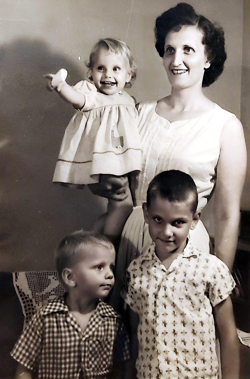 Mary Louise Thompson - Photo 9