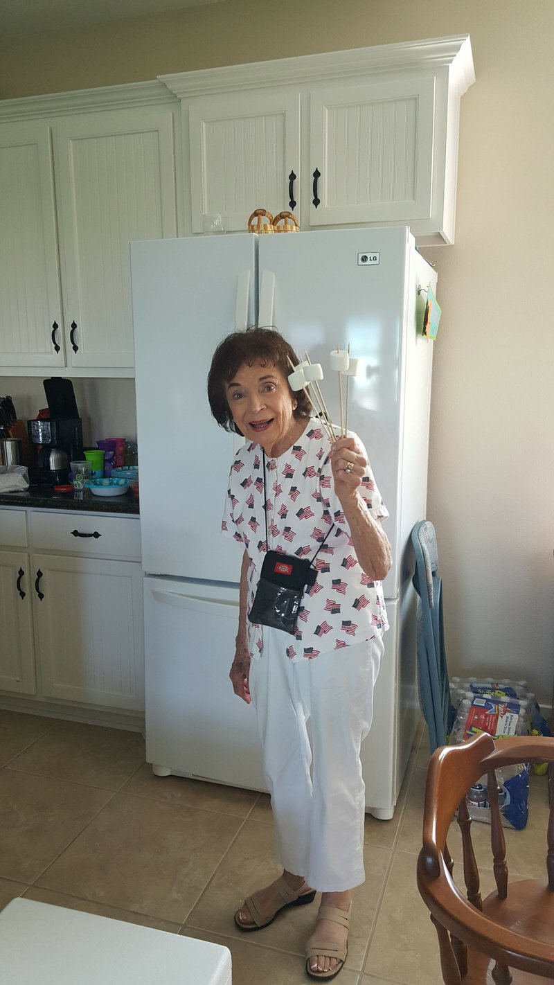 Beatrice "Beth" Elizabeth Hollier Zipprich - Photo 3