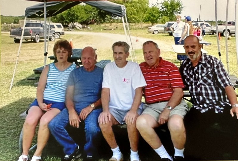 Gene Venable - Photo 8