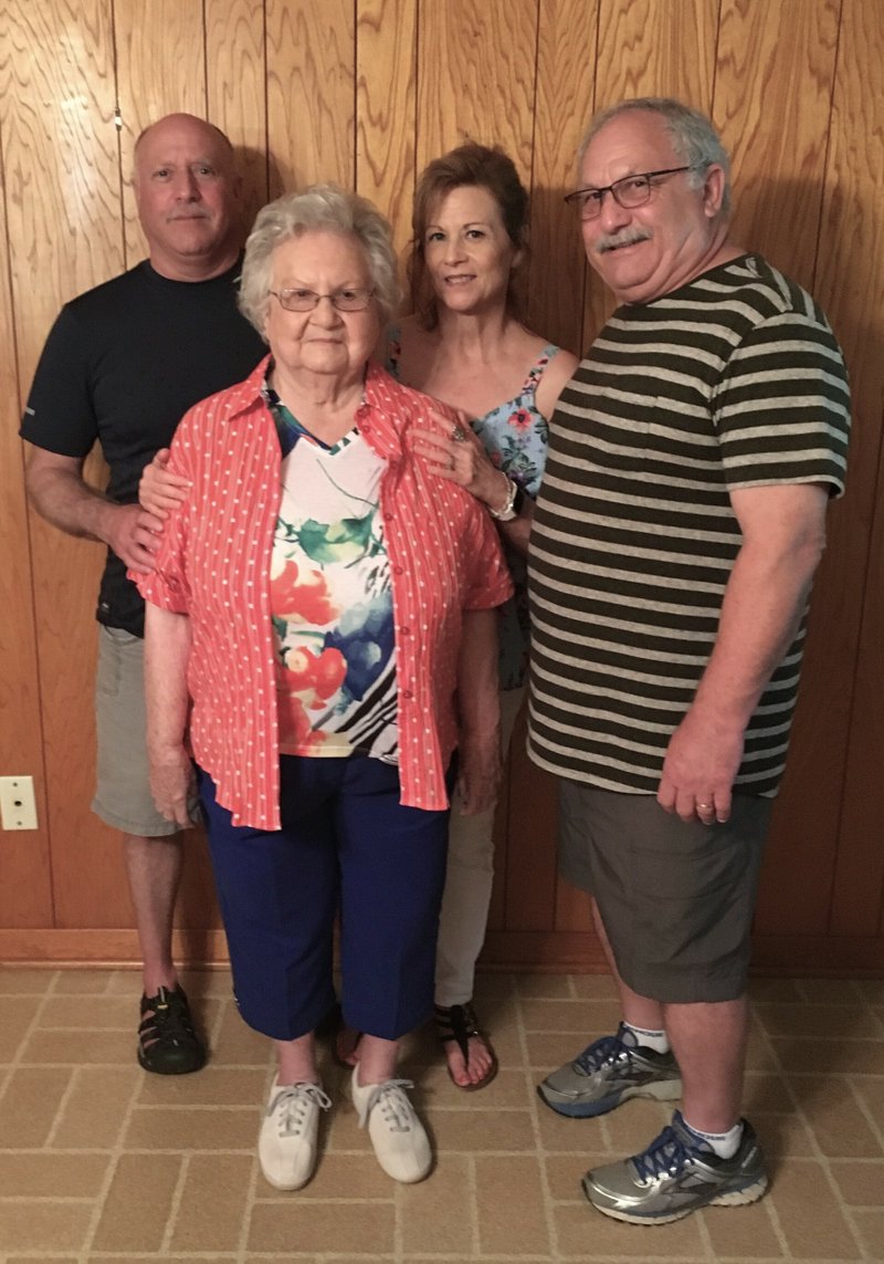 Audrey Jennusa - Photo 6