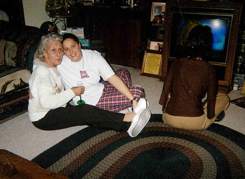 Aline Henderson Gothia - Photo 2