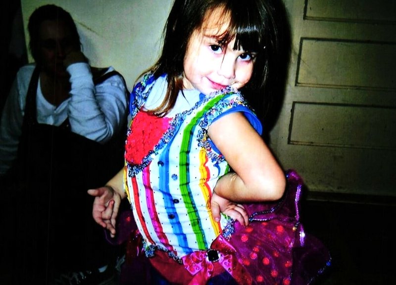 Angela Lauren Davidson - Photo 4