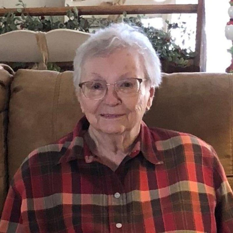 Elizabeth "Betty" Teresa Labove - Photo 2