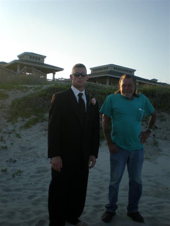 Erik Brandon Perry - Photo 5