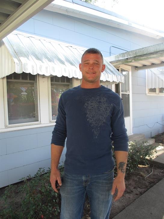 Erik Brandon Perry - Photo 8