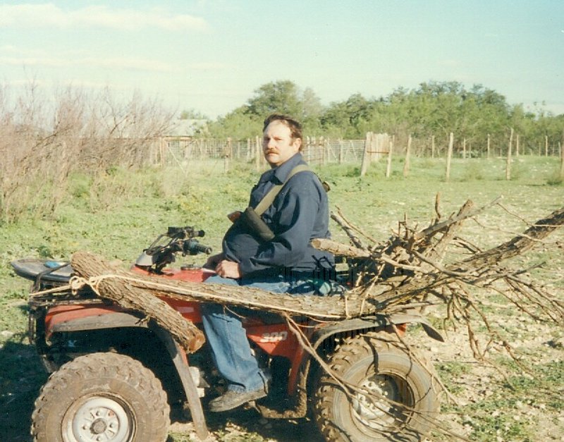 Daniel Mark Brewer - Photo 3