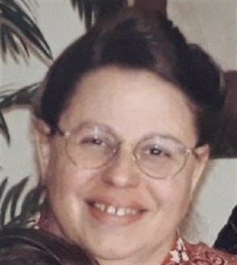 Holly Rivera - Photo 3