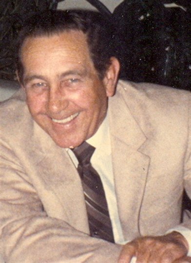 Pete B. Wells - Photo 2