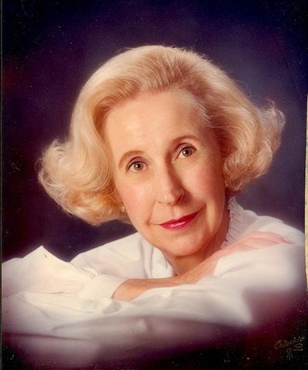 Eleanor Warden - Photo 3