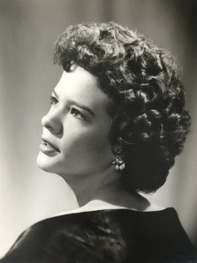 Laura Kern - Photo 2